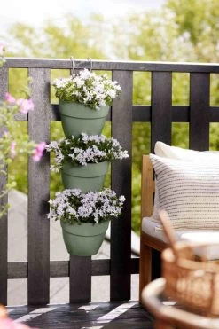 Elho Vibia Campana Vertical Forest Pistache Groen -Tuin & Buiten elho vibia campana vertical forest pistache groen 1023x1536 621e000cc609b l